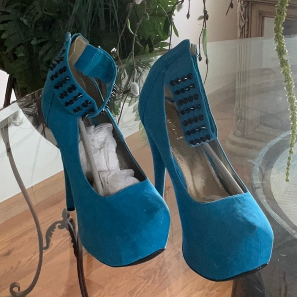 Women Blue size 9 platform heels